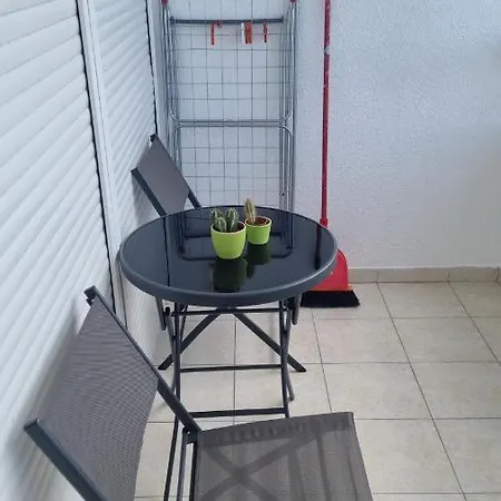 Ada-split Apartment